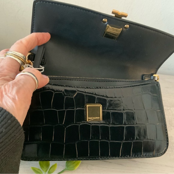 NWT TORY BURCH BRITTEN CROC EMBOSSED CROSSBODY/WALLET ON A CHAIN - Picture 11 of 13